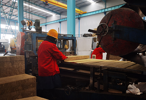 岩棉复合板生产